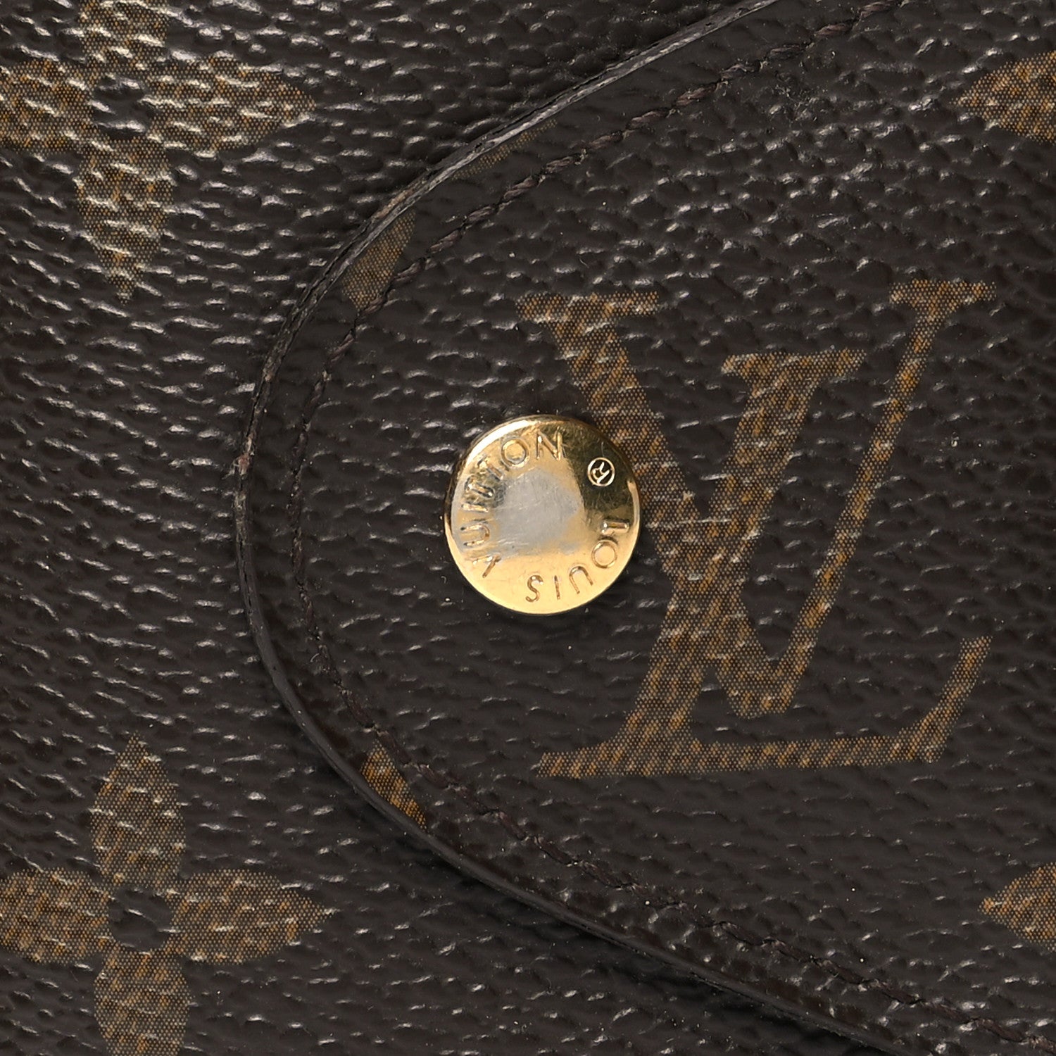 Louis Vuitton Monogram Round Key Holder PM 8 of 13