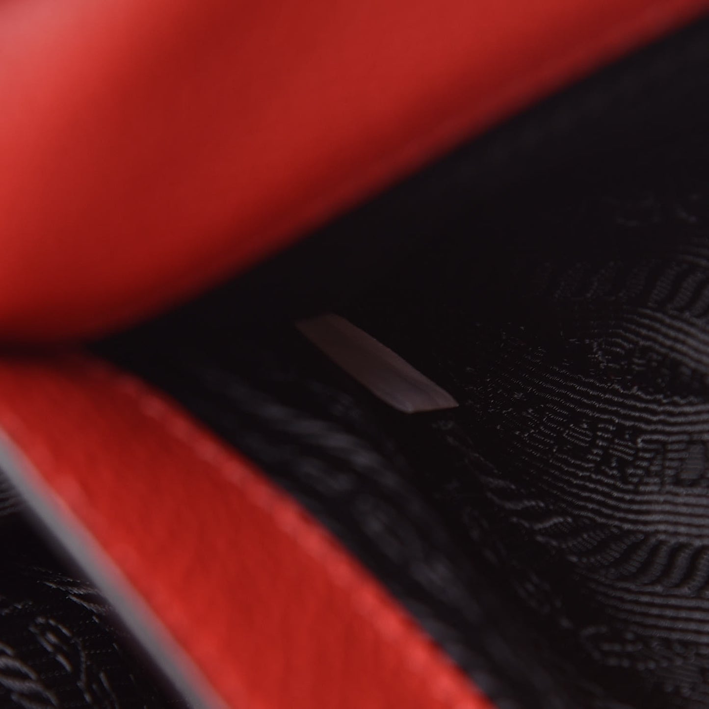 Vitello Phenix Flap Crossbody Rosso