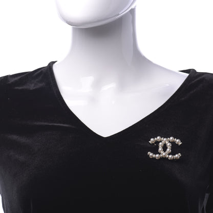 Chanel Pearl Crystal Nefertiti CC Brooch Gold 2 of 4