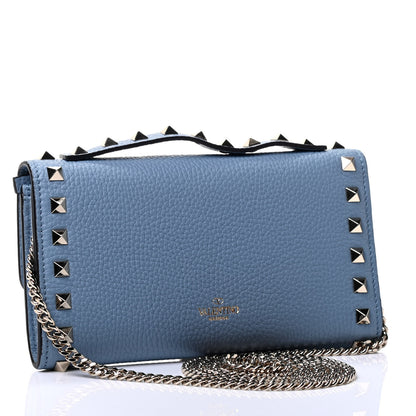 Valentino Garavani Pebbled Calfskin Rockstud Flip Lock Wallet On Chain Niagara 2 of 4
