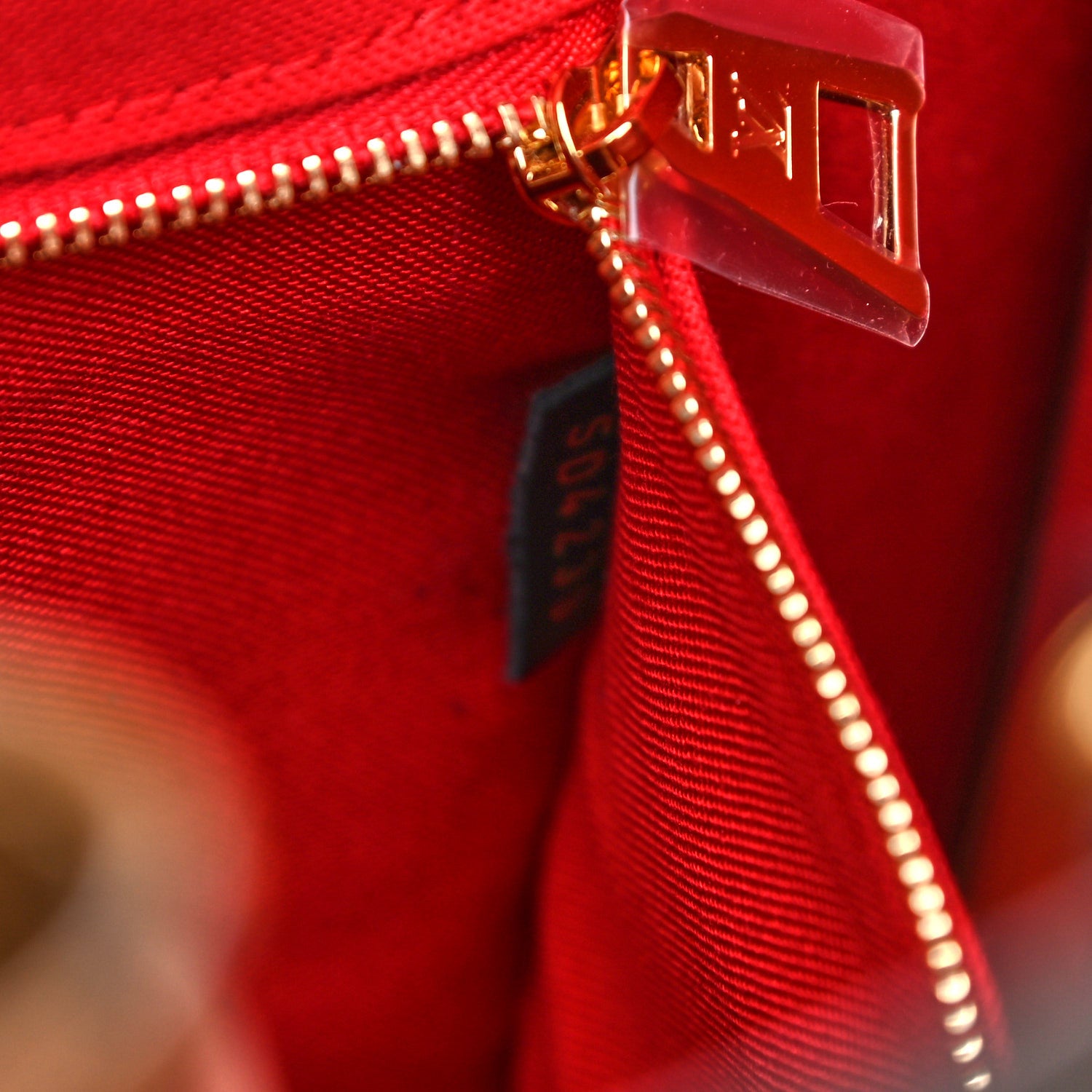 Louis Vuitton Reverse Monogram Giant Onthego MM 7 of 14