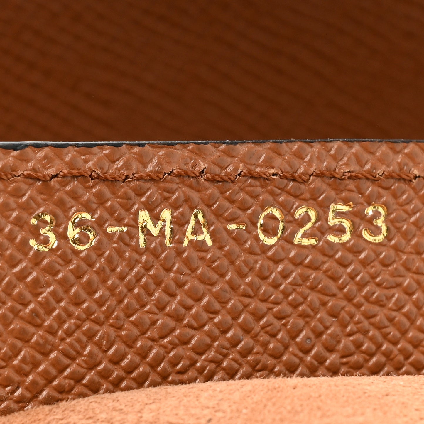 Grained Calfskin Saddle Bag With Strap Camello