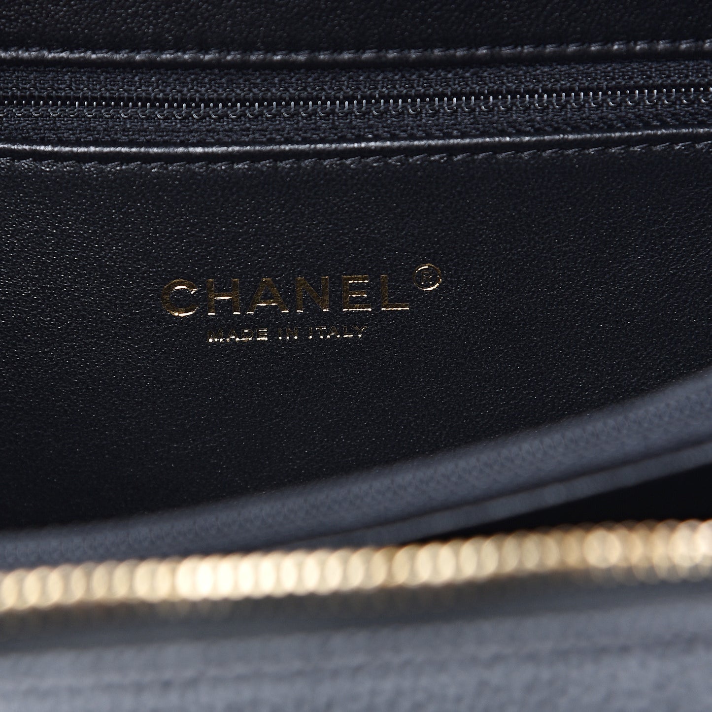 Caviar Quilted Medium CC Filigree Vanity Case Black