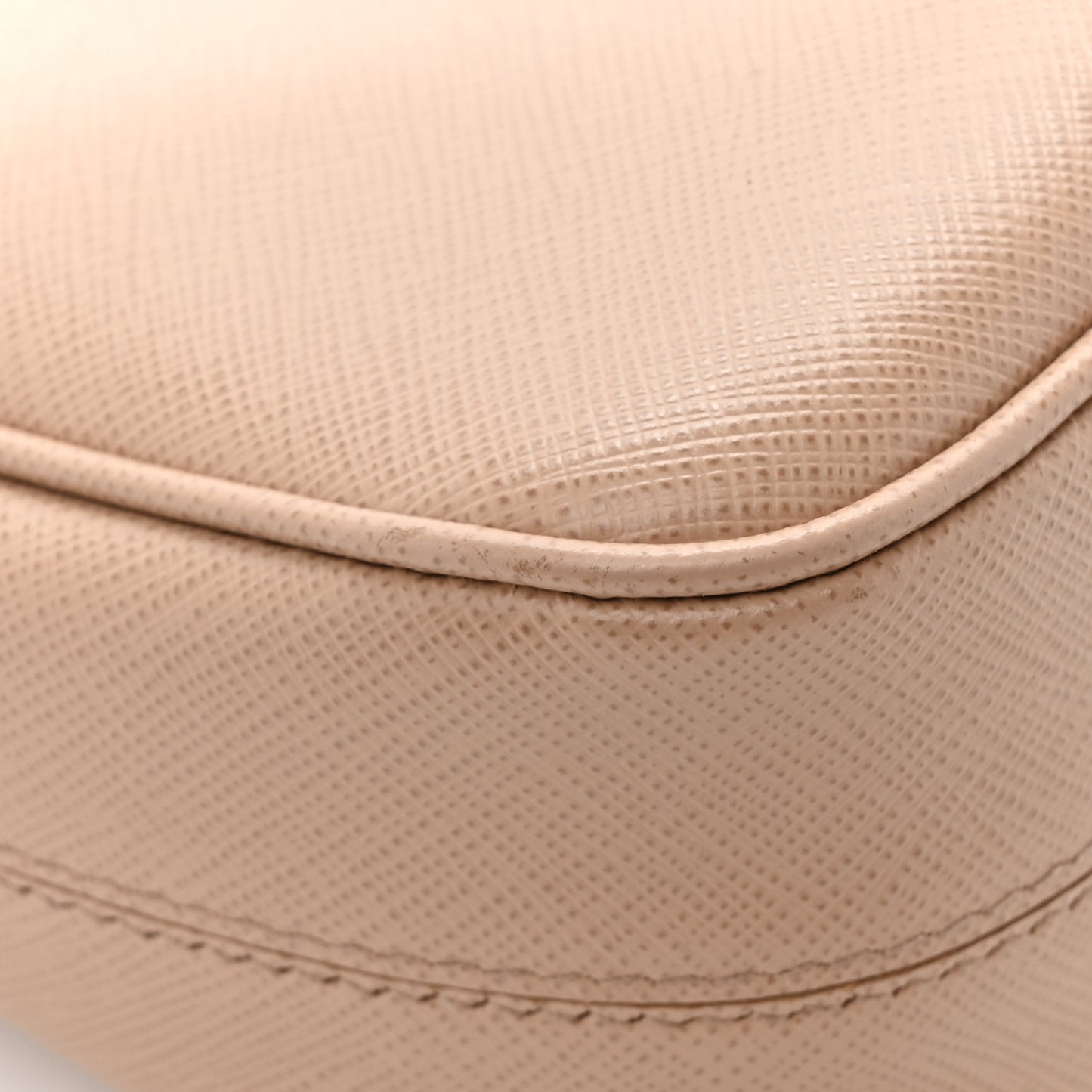 Saffiano Lux Re-Edition 2005 Shoulder Bag Cammeo