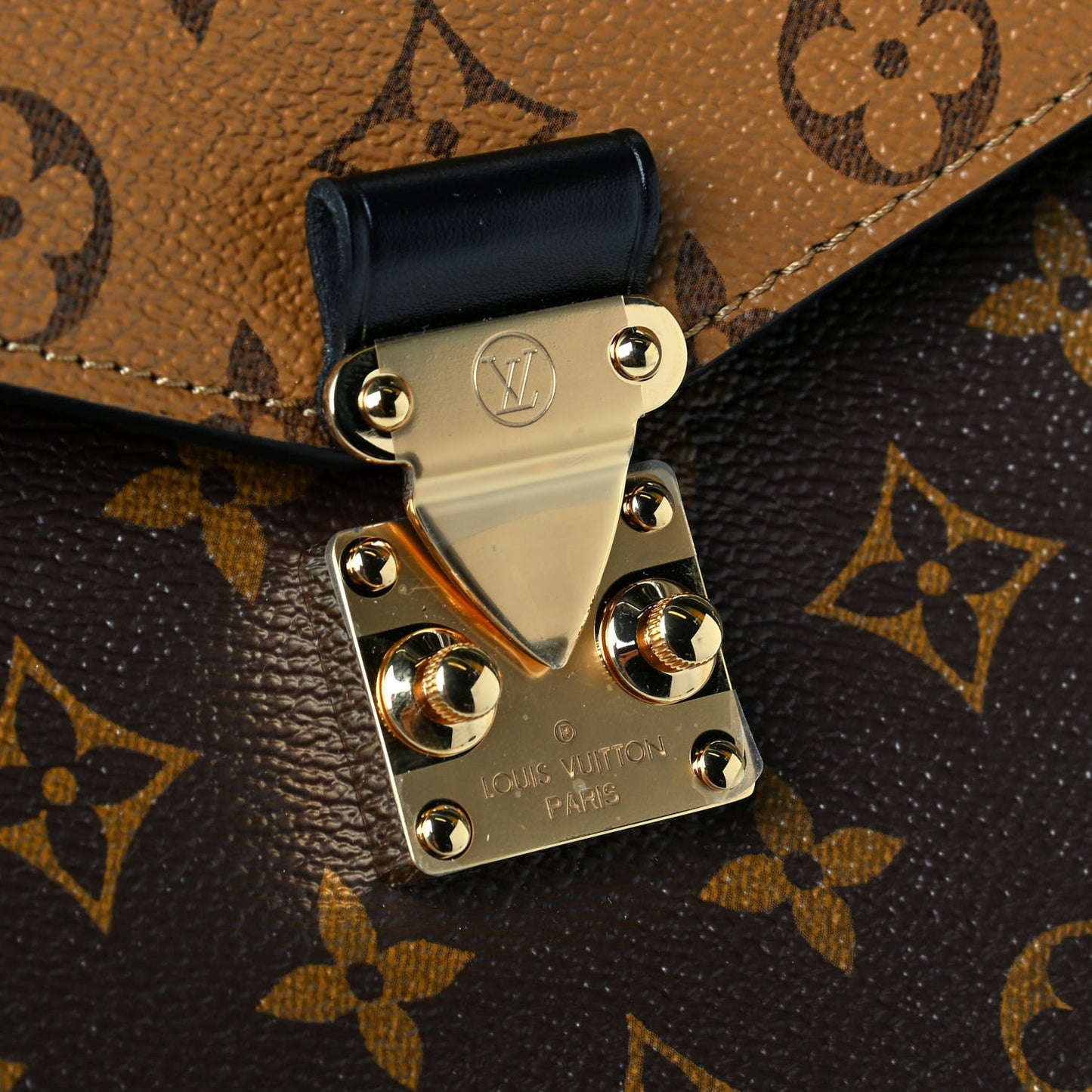 Reverse Monogram Pochette Metis