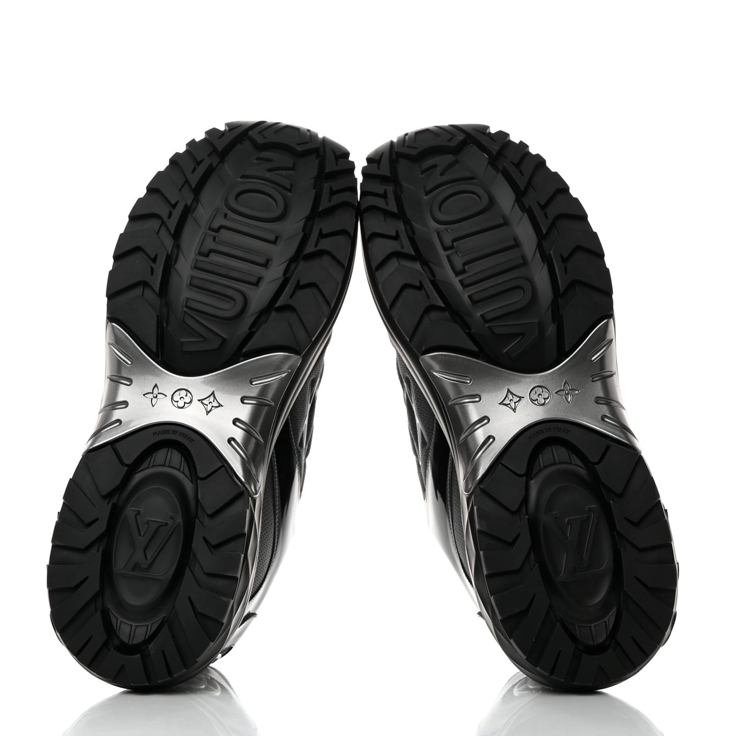 Monogram Discovery Lace Up Sneakers 9 Black Silver