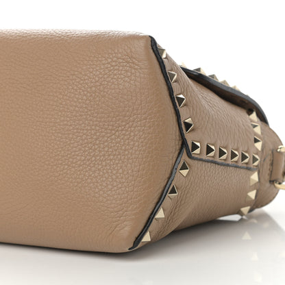 Valentino Garavani Pebbled Calfskin Rockstud Single Handle Flap Bag Beige 9 of 13