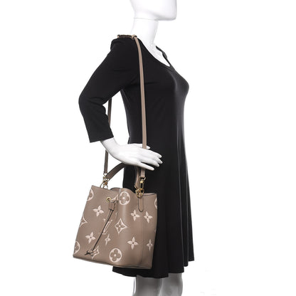 Louis Vuitton Empreinte Monogram Giant Neonoe MM Tourterelle Creme 2 of 11