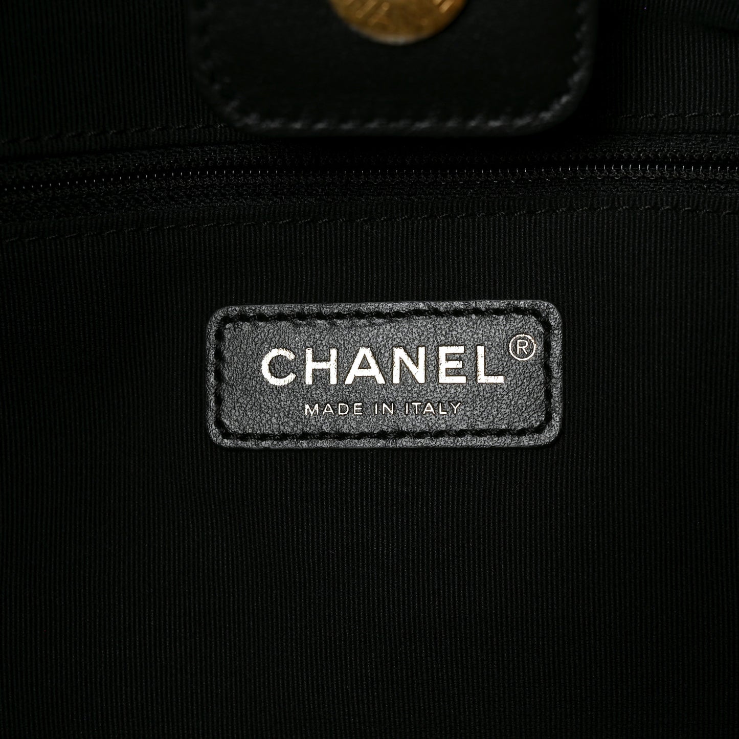 Nylon Grosgrain Quilted Lifestyle Shopping Tote Black
