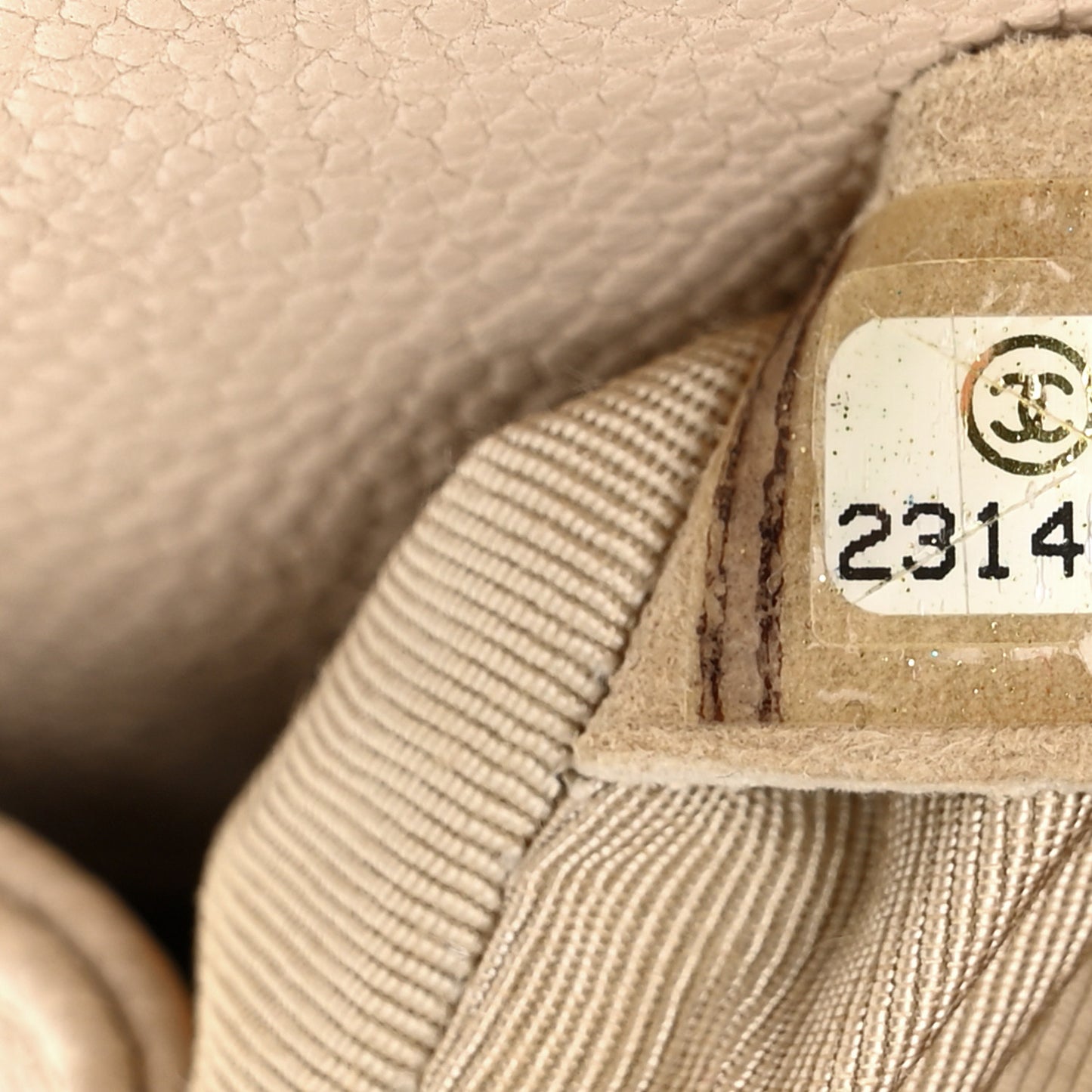 Caviar Quilted Medium Boy Flap Beige Clair