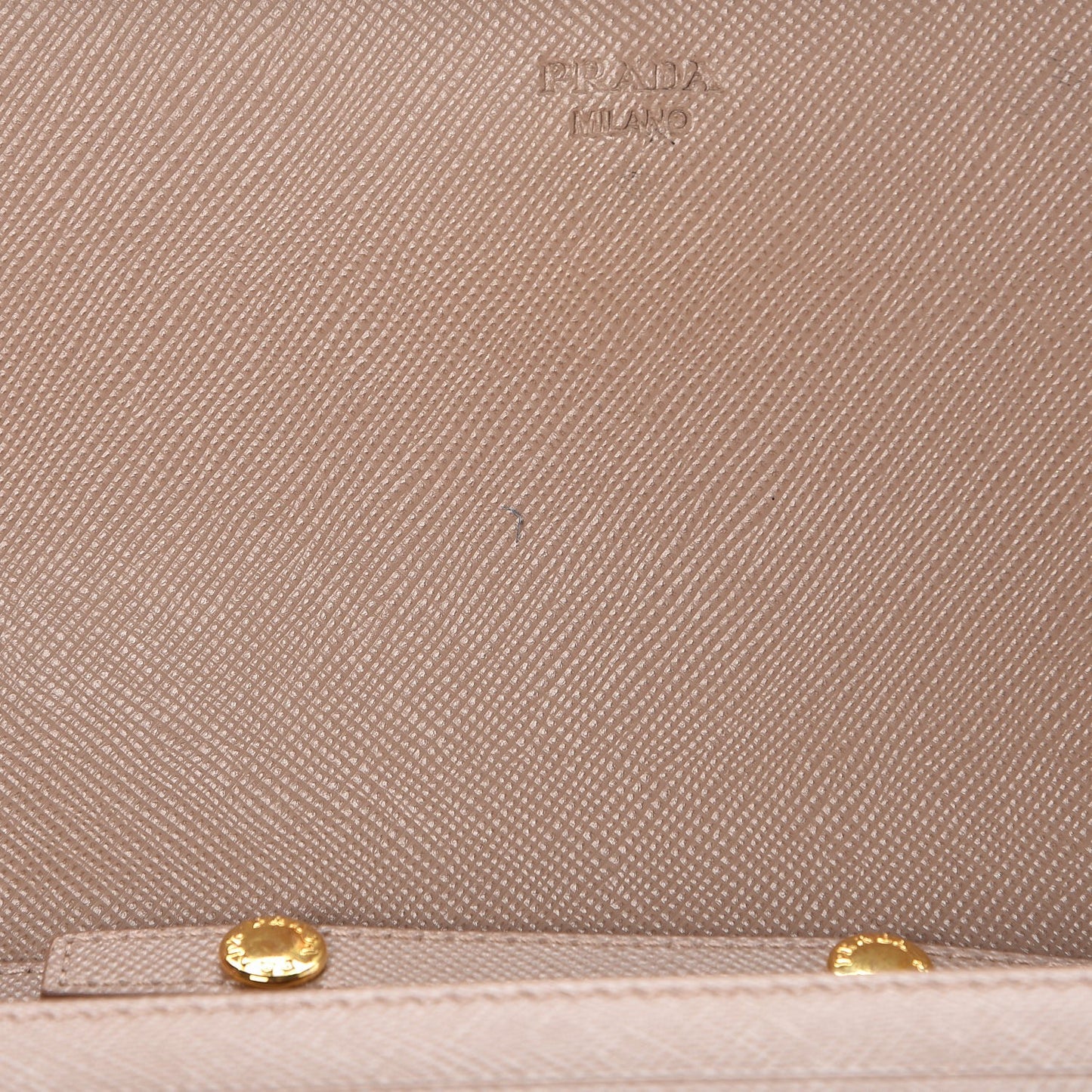 Saffiano Metal Oro Chain Wallet Cammeo