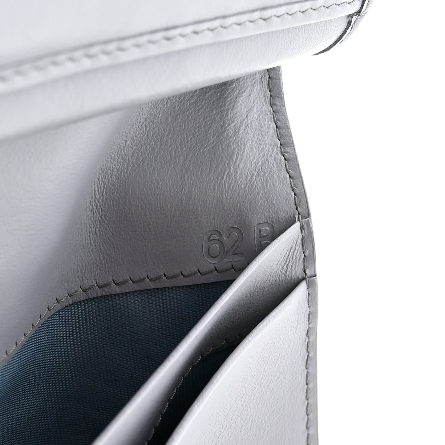 Vitello Daino Triangle Continental Zip Wallet Fiordaliso