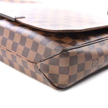 Louis Vuitton Damier Ebene District MM 6 of 9