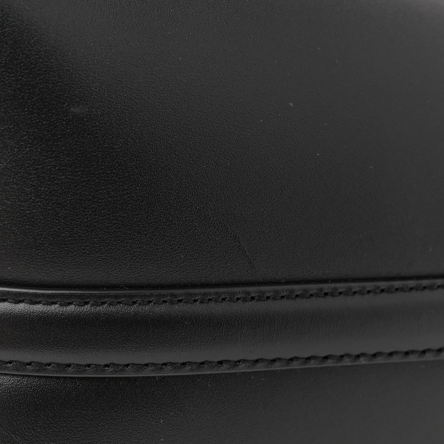Shiny Calfskin Le 37 Bucket Bag Black