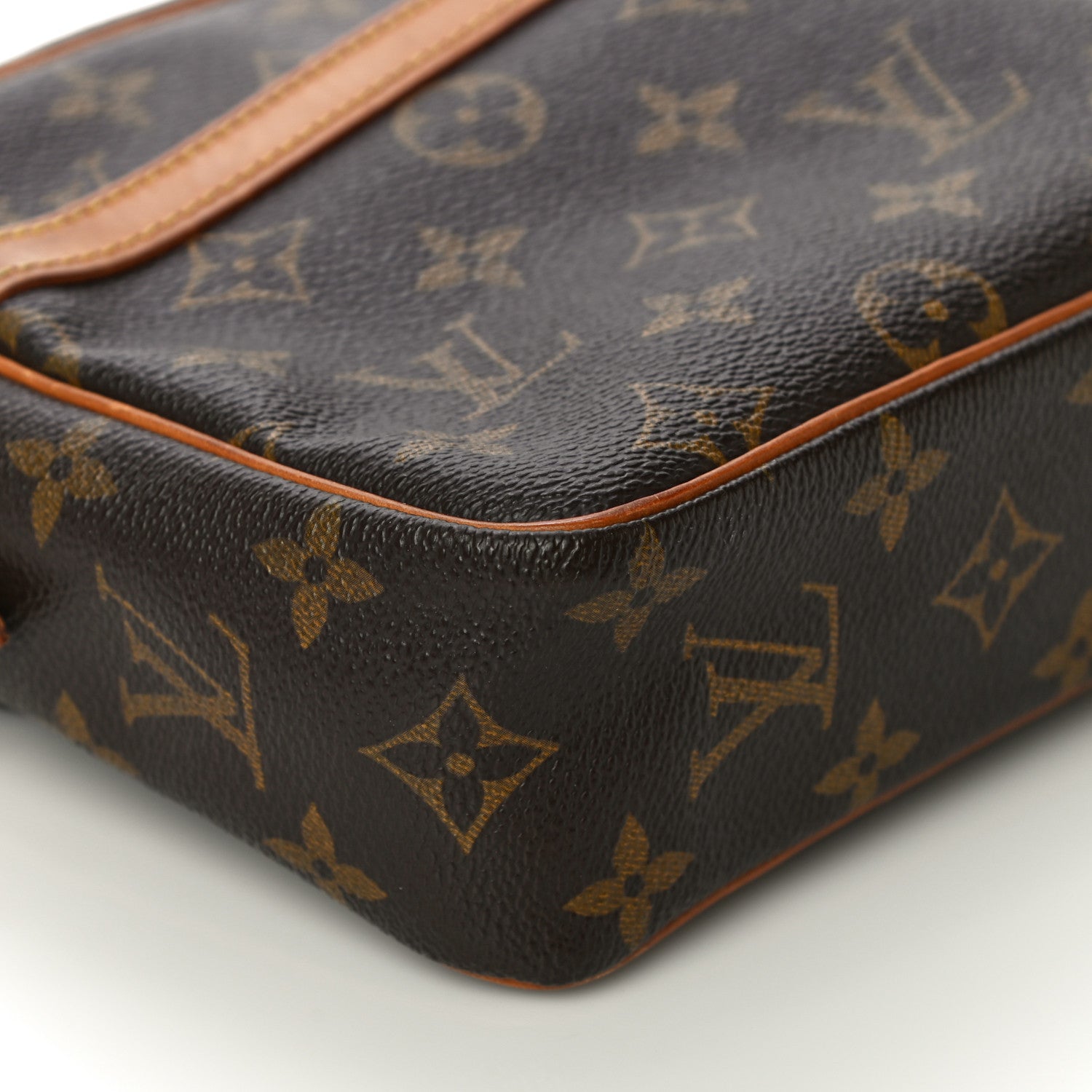 Louis Vuitton Monogram Compiegne 23 Toiletries 8 of 13