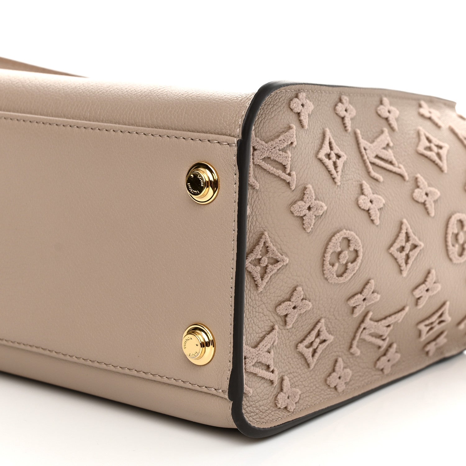 Louis Vuitton Calfskin Monogram Tufting On My Side Galet 9 of 10