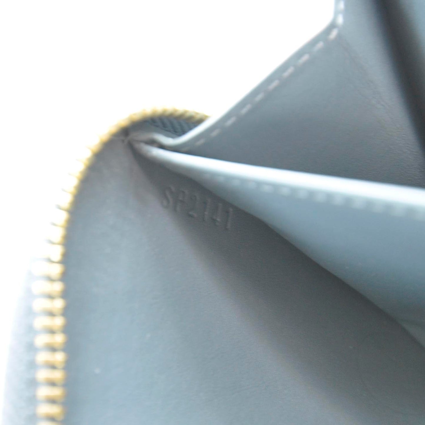 Vernis Zippy Wallet Givre