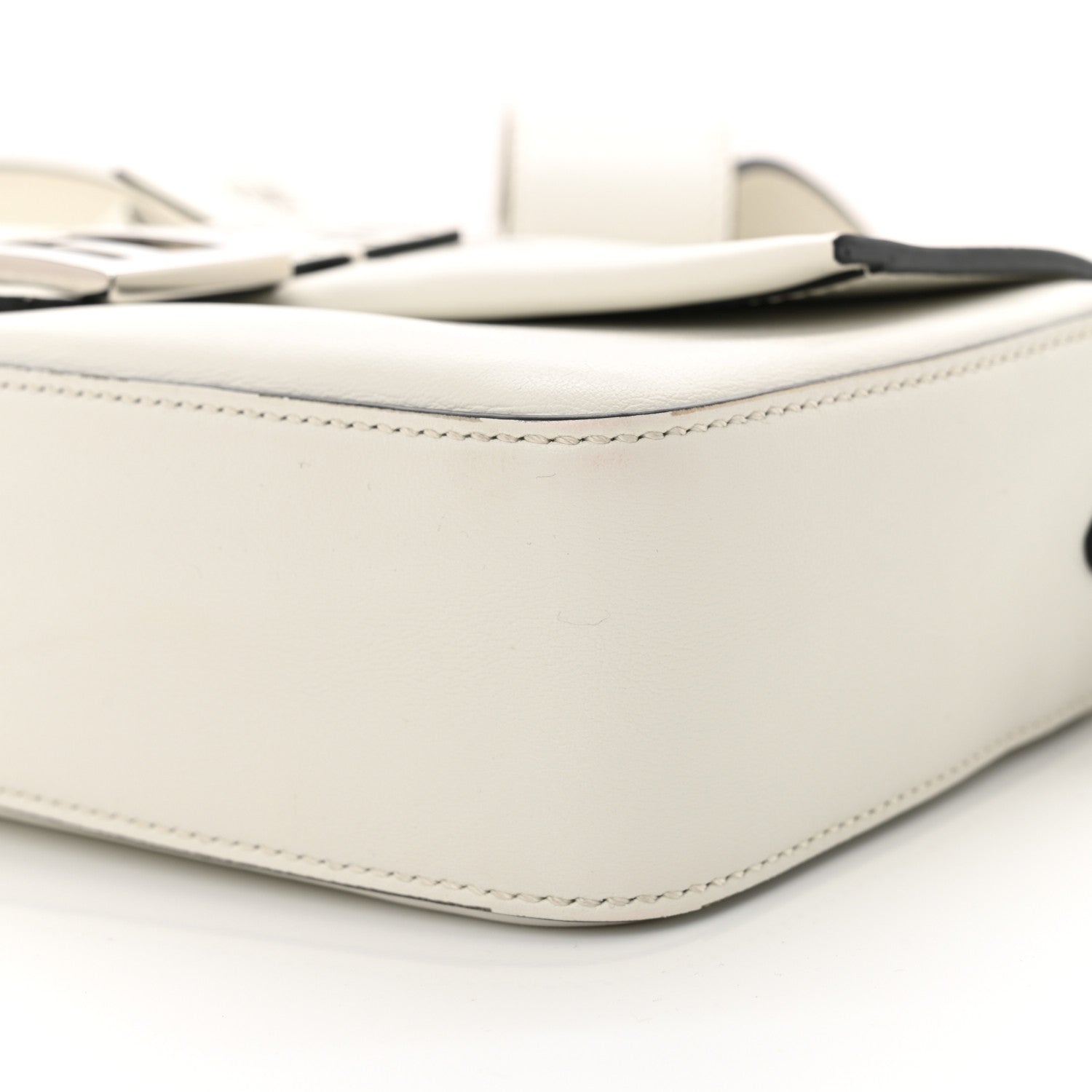 Fendi X MARC JACOBS Nappa Logo Medium Baguette White 9 of 14