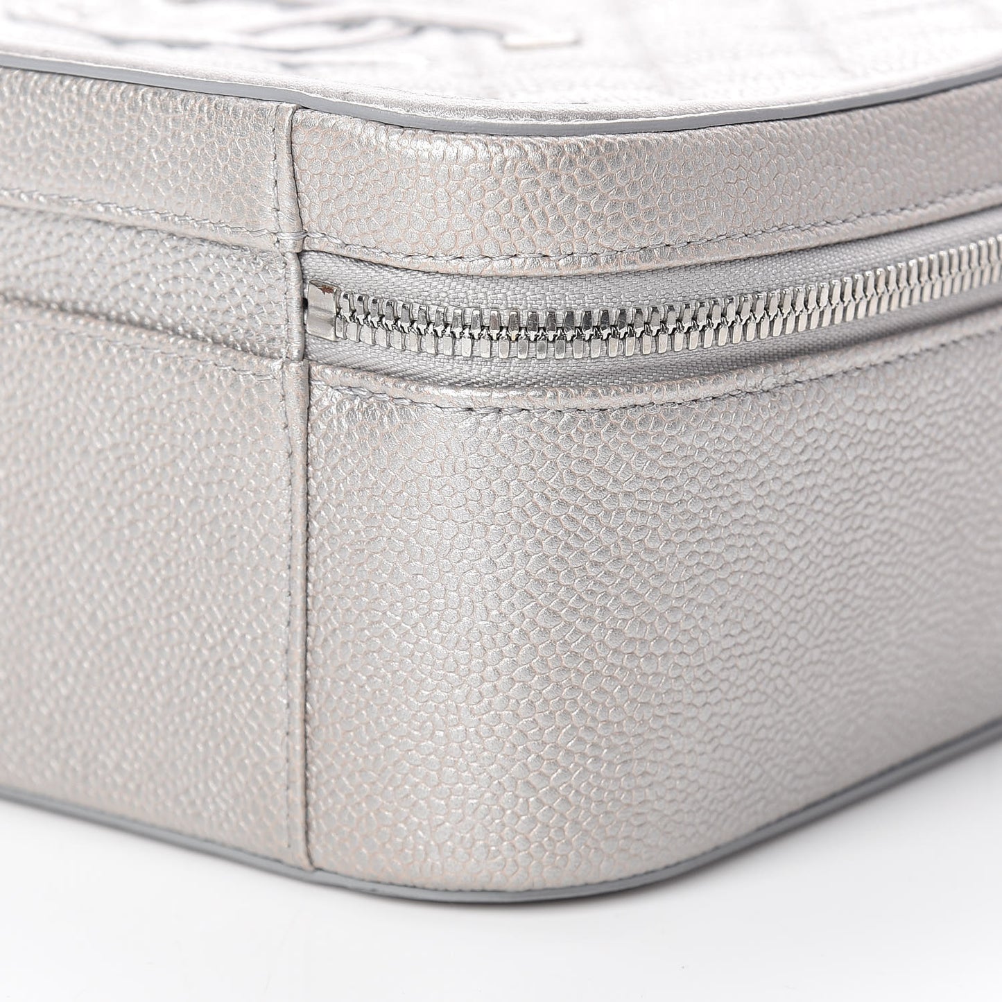 Metallic Caviar Quilted Large CC Filigree Vanity Case Silver