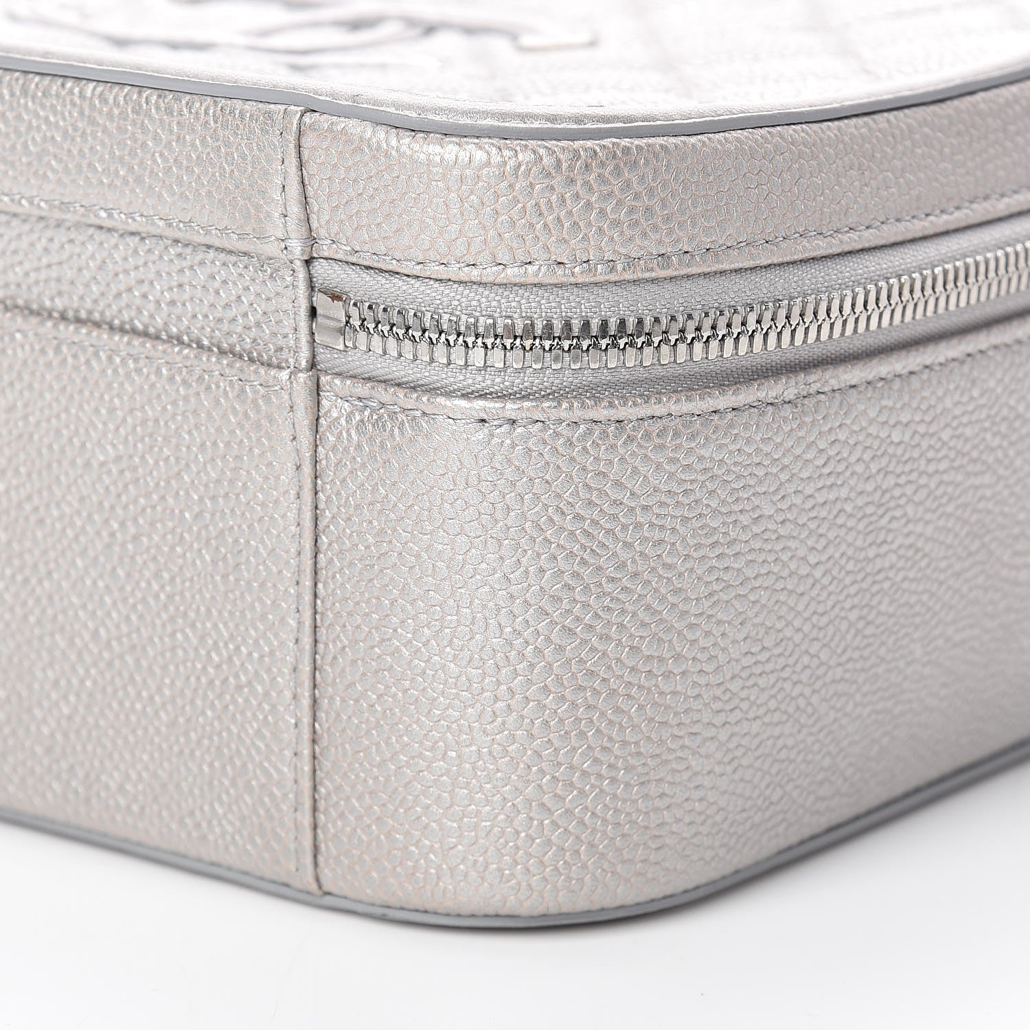 Chanel Metallic Caviar Quilted Large CC Filigree Vanity Case Silver 10 of 10