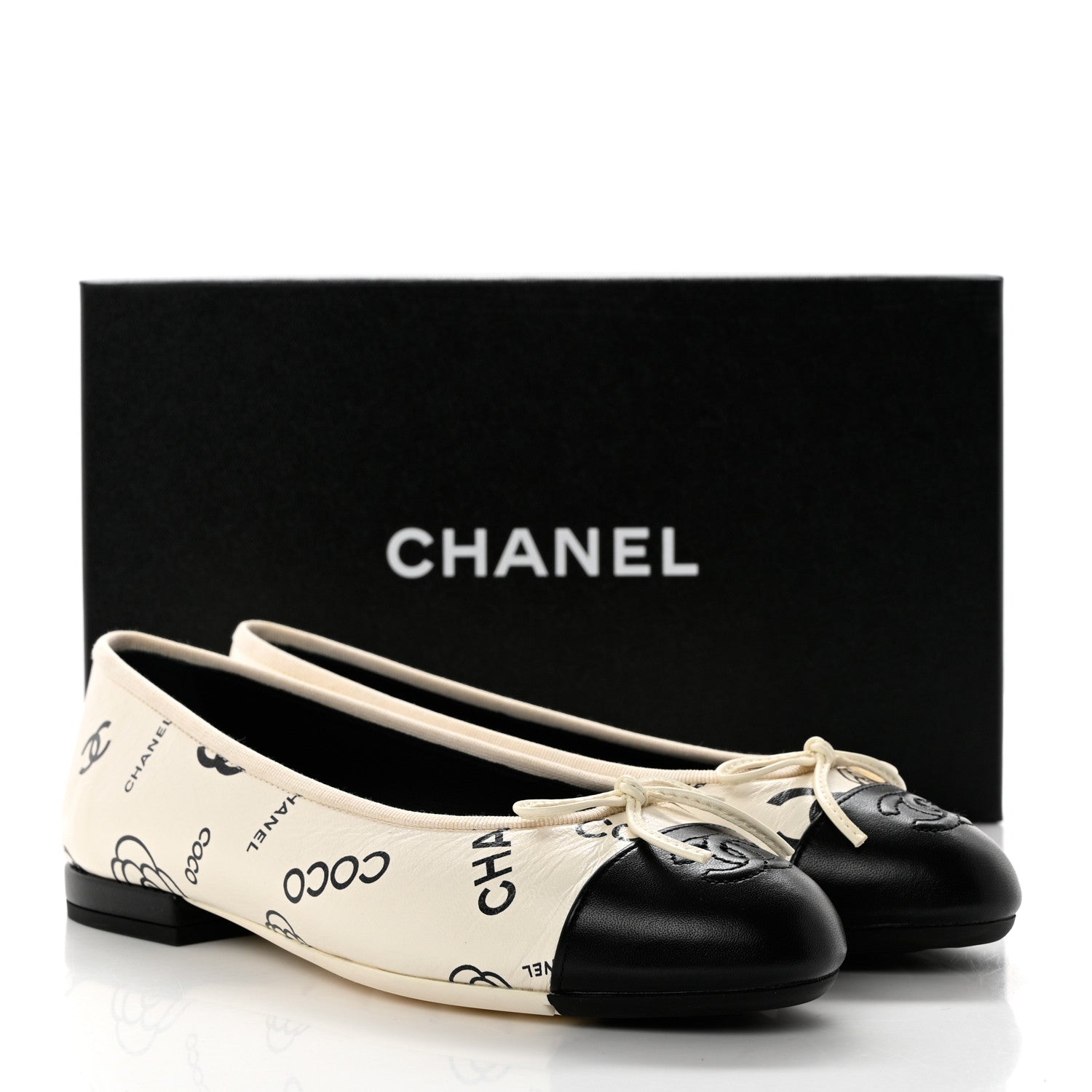 Chanel Printed Lambskin Cap Toe CC Ballet Flats 37 White Black 10 of 10