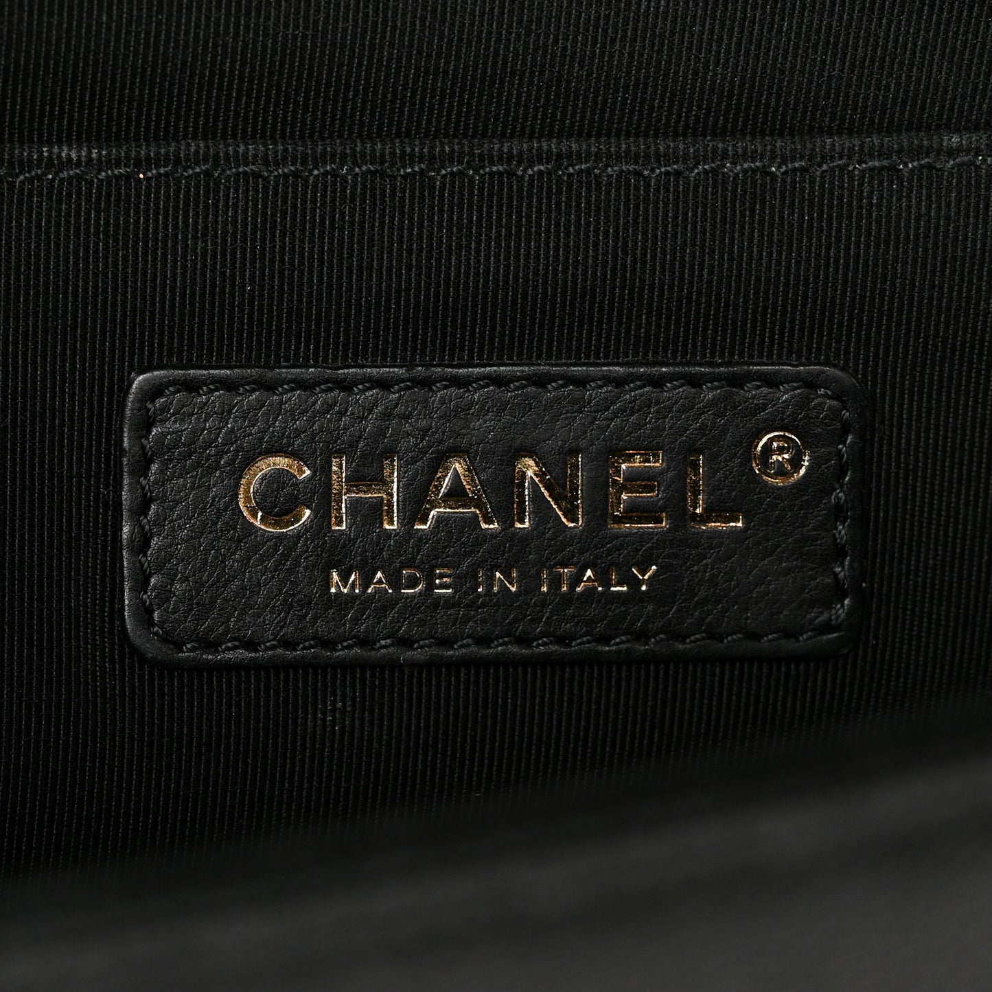 Caviar Chevron Quilted Medium Boy Flap Black