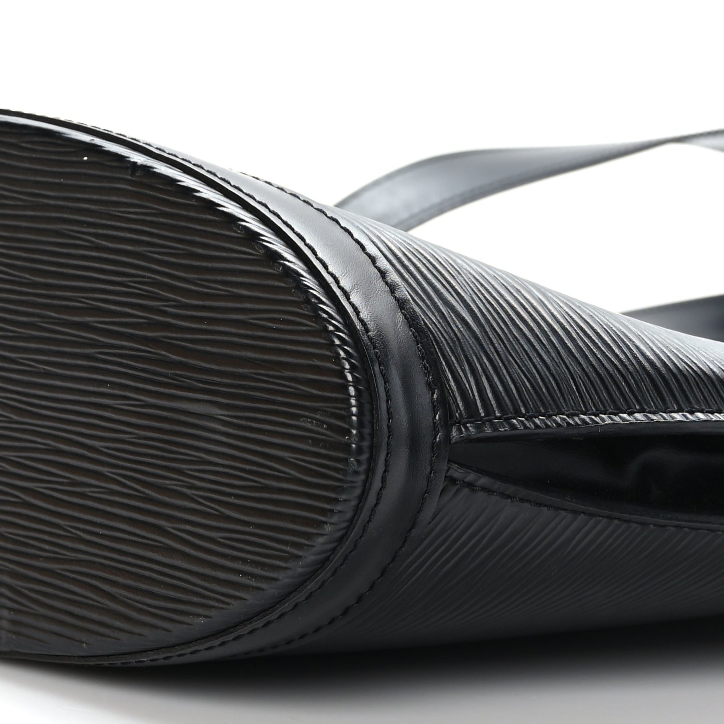 Epi Saint Jacques PM Long Straps Black