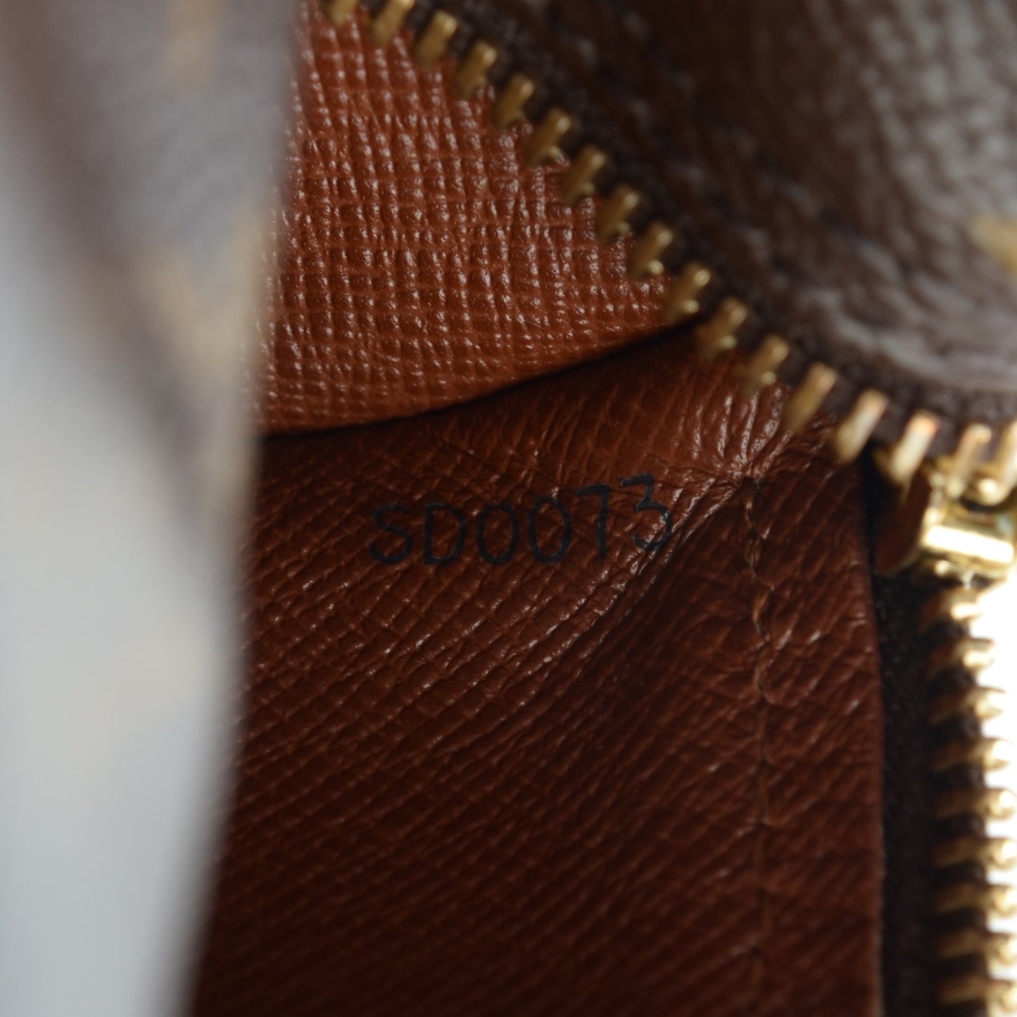 Monogram Papillon 26