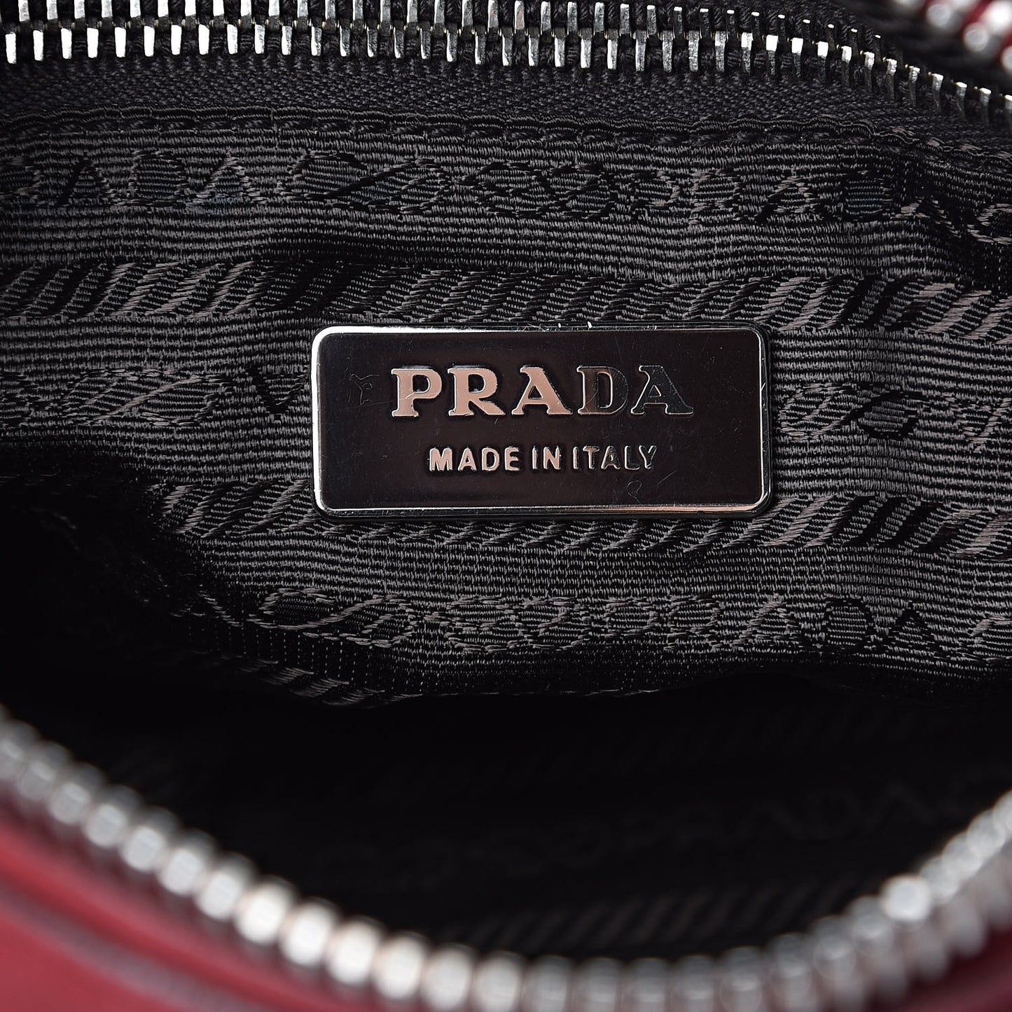 Vitello Heavy Side Pocket Shoulder Bag Cherry