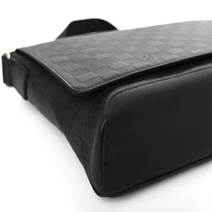 Louis Vuitton Damier Infini District MM Onyx 7 of 8