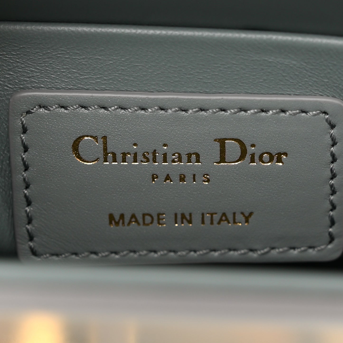 Box Calfskin 30 Montaigne Box Bag Gray