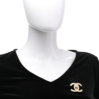 Chanel CC Turnlock Brooch Gold 2 of 6