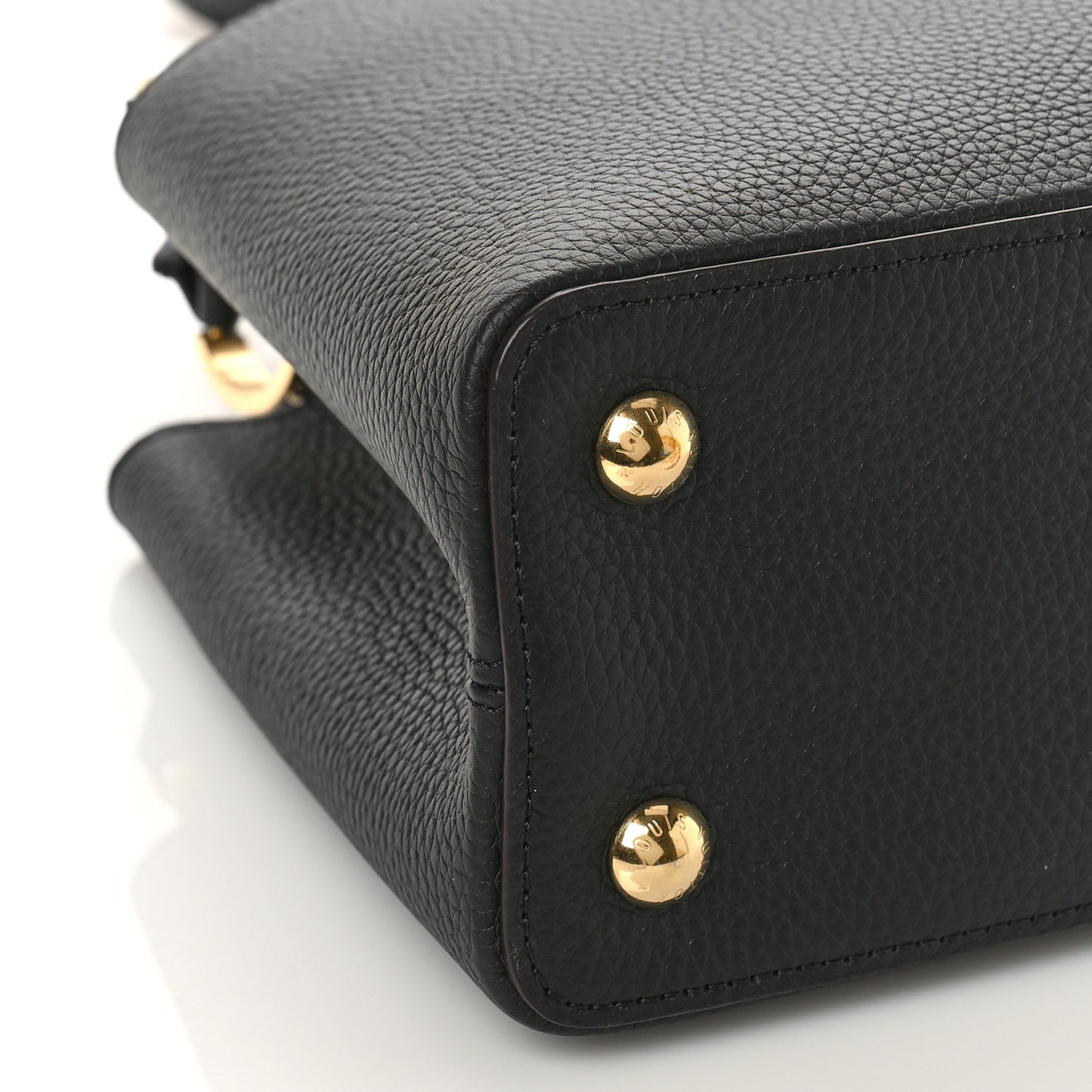 Taurillon Capucines PM Black