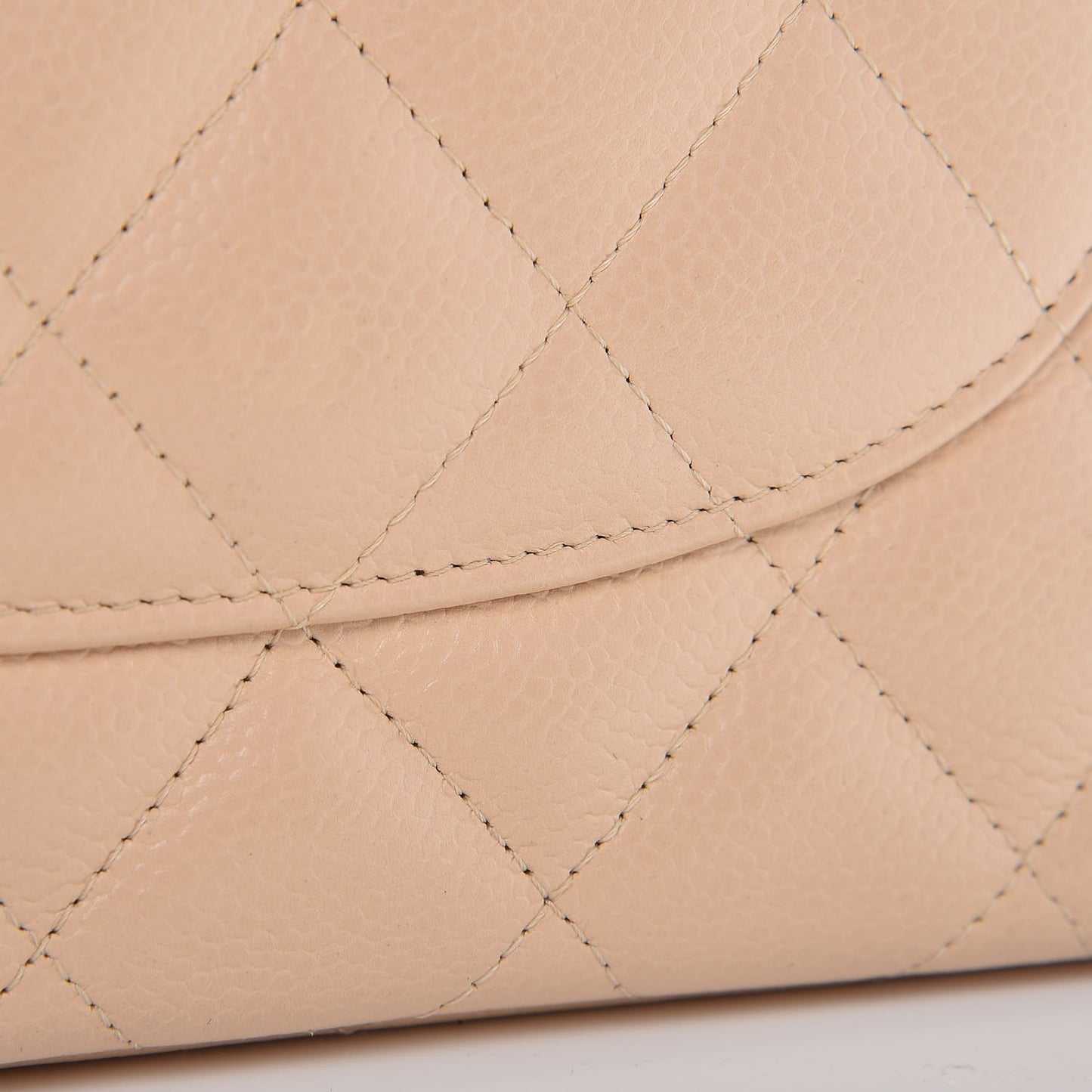Caviar Quilted Jumbo Double Flap Beige Clair