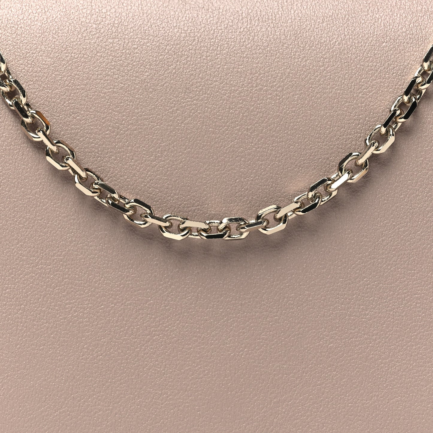 Vitello Rockstud Wallet On Chain Poudre