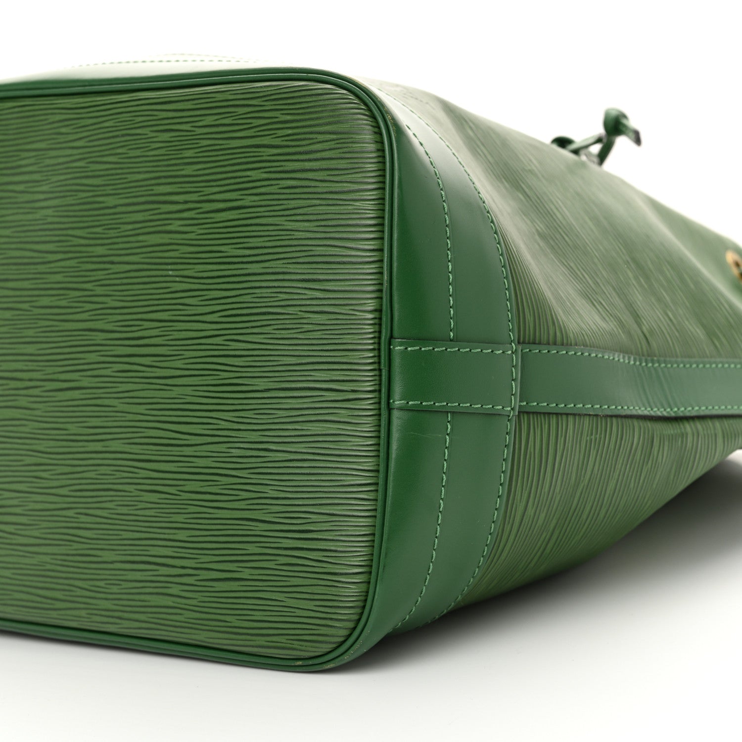 Louis Vuitton Epi Noe Borneo 9 of 15
