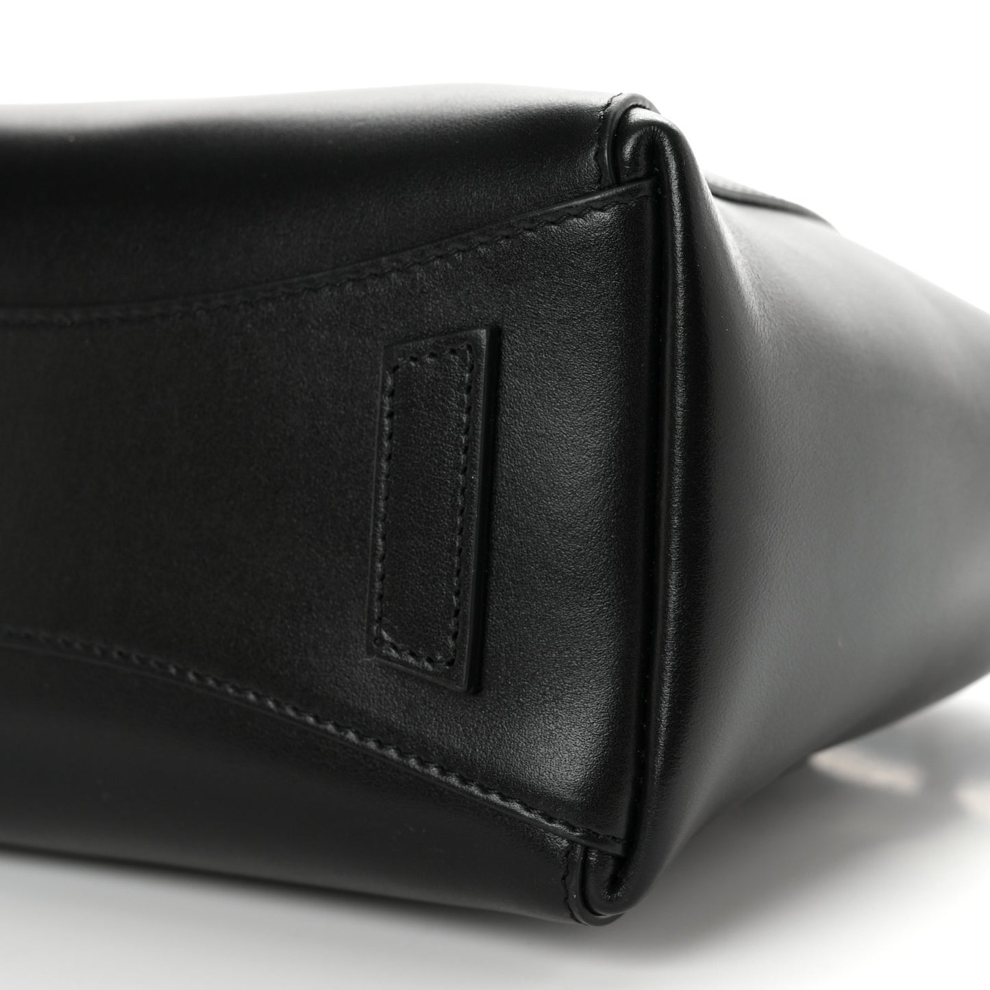 Shiny Lord Calfskin Mini Sport Antigona With Chain Black
