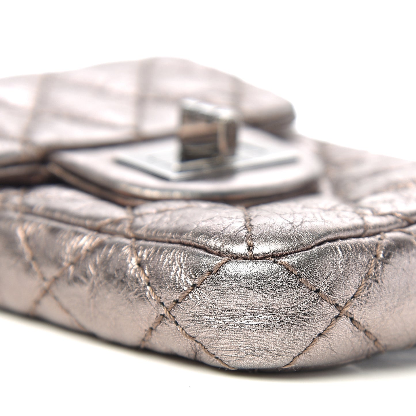 Metallic Aged Calfskin Quilted 2.55 Reissue Phone Case Green