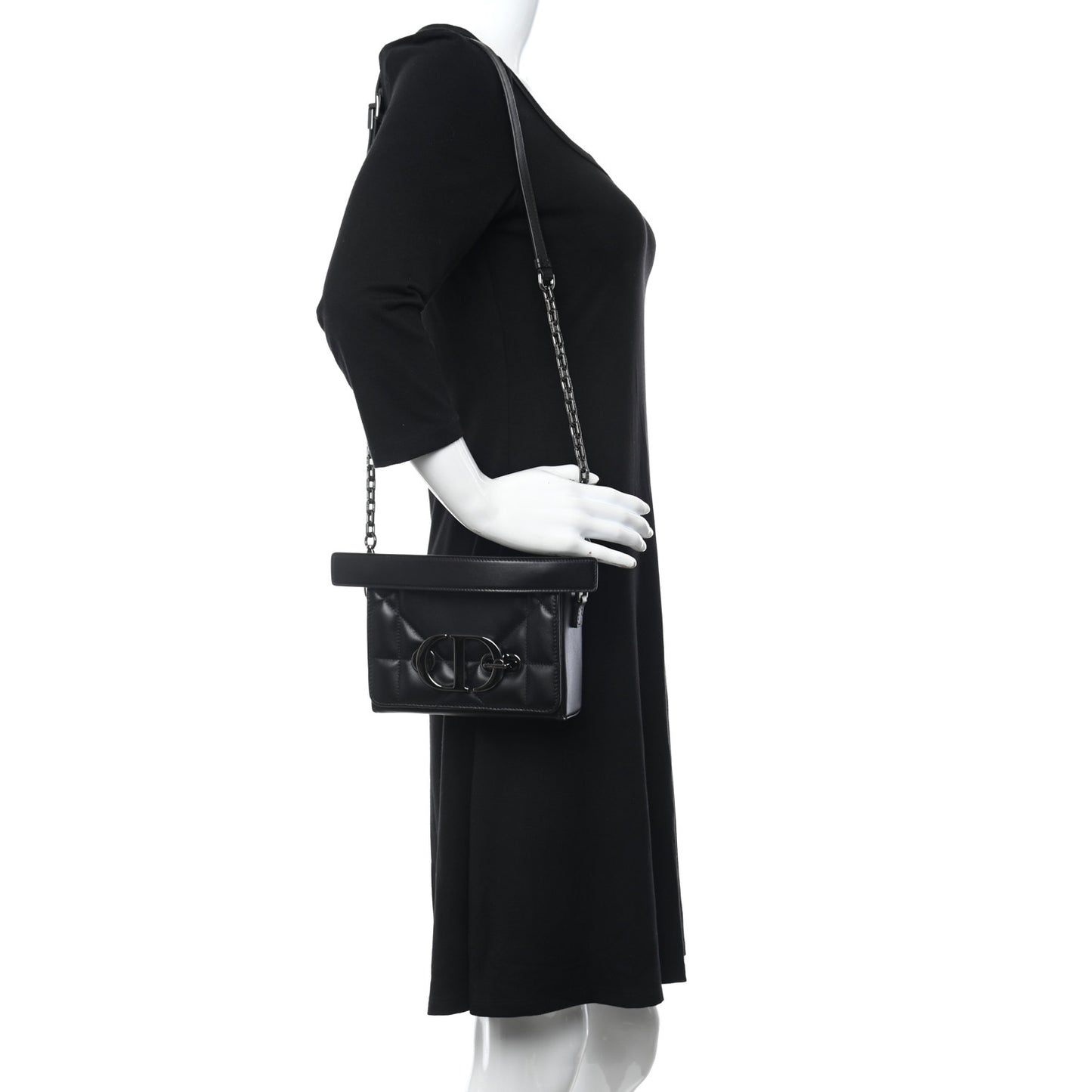 Lambskin Maxi Cannage Small 30 Montaigne Chain Top Handle Bag Black