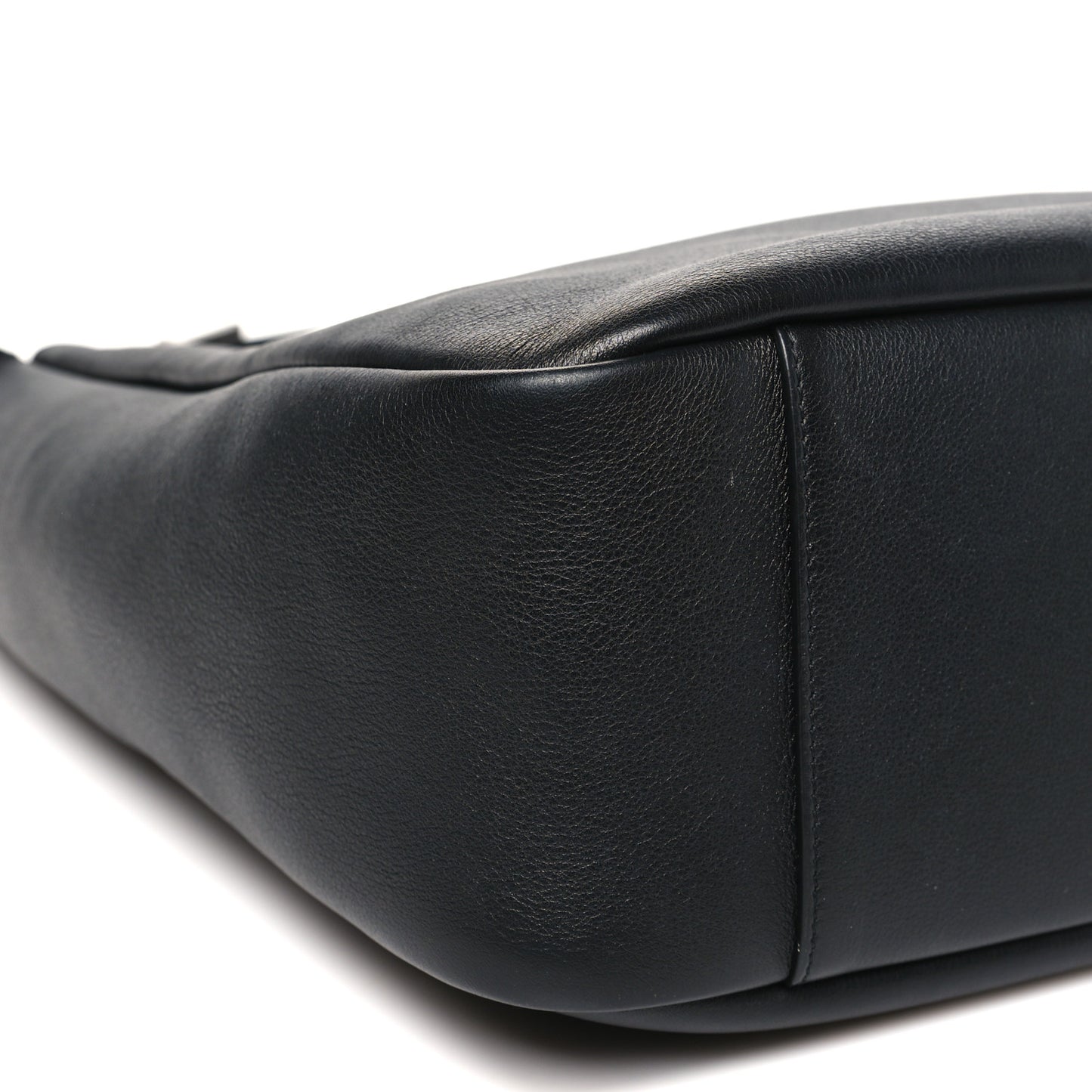 Supple Calfskin Large Le 5 A 7 Soft Hobo Black