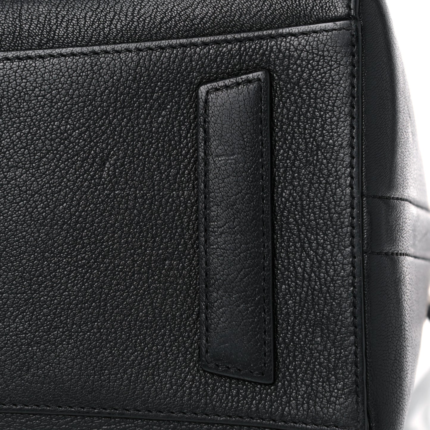Sugar Goatskin Medium Antigona Black