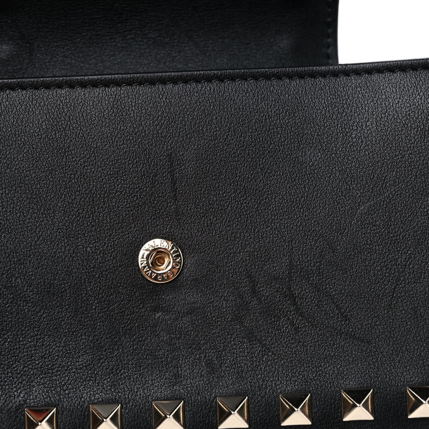 Calfskin Rockstud Phone Case With Chain Black