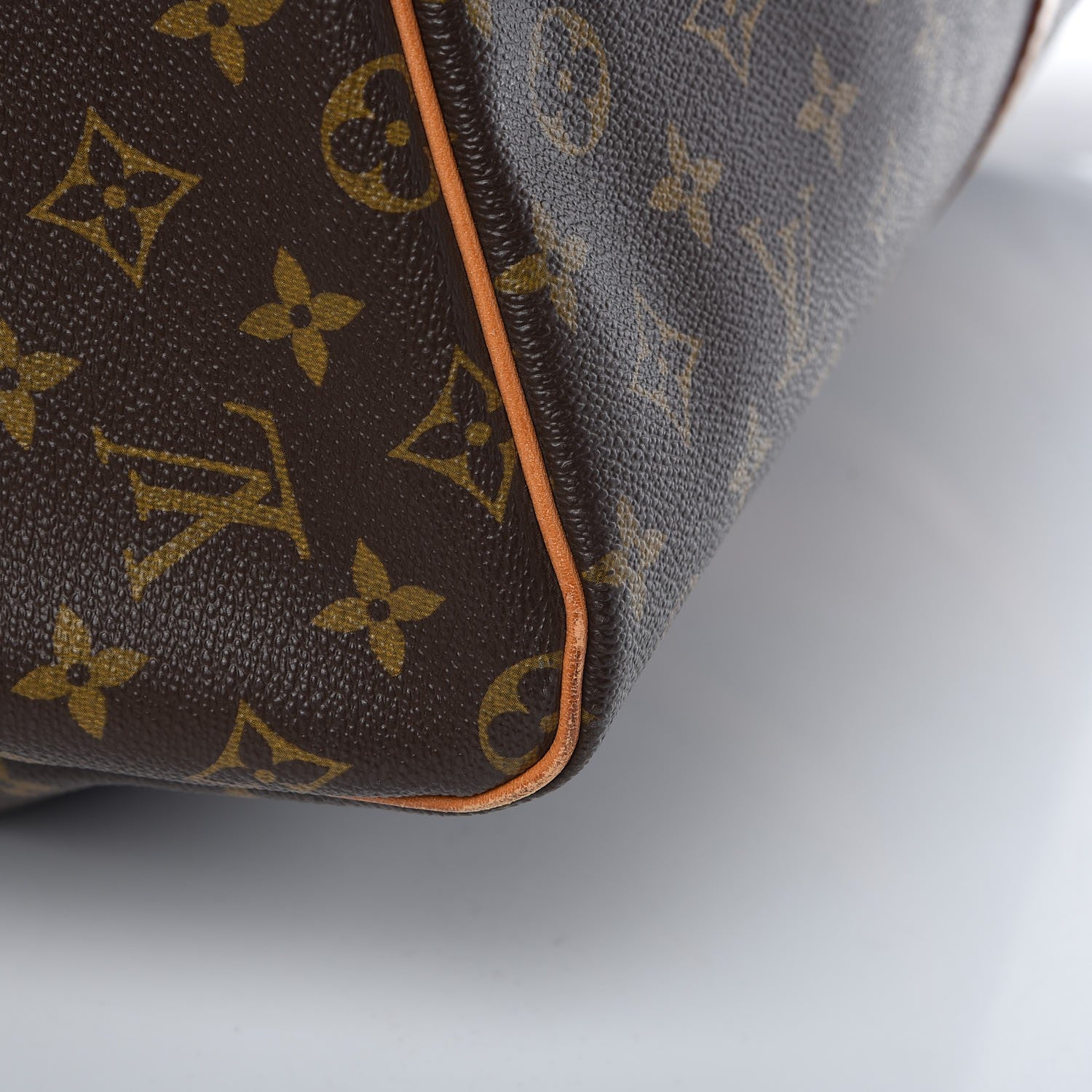 Louis Vuitton Monogram Keepall 60 13 of 16