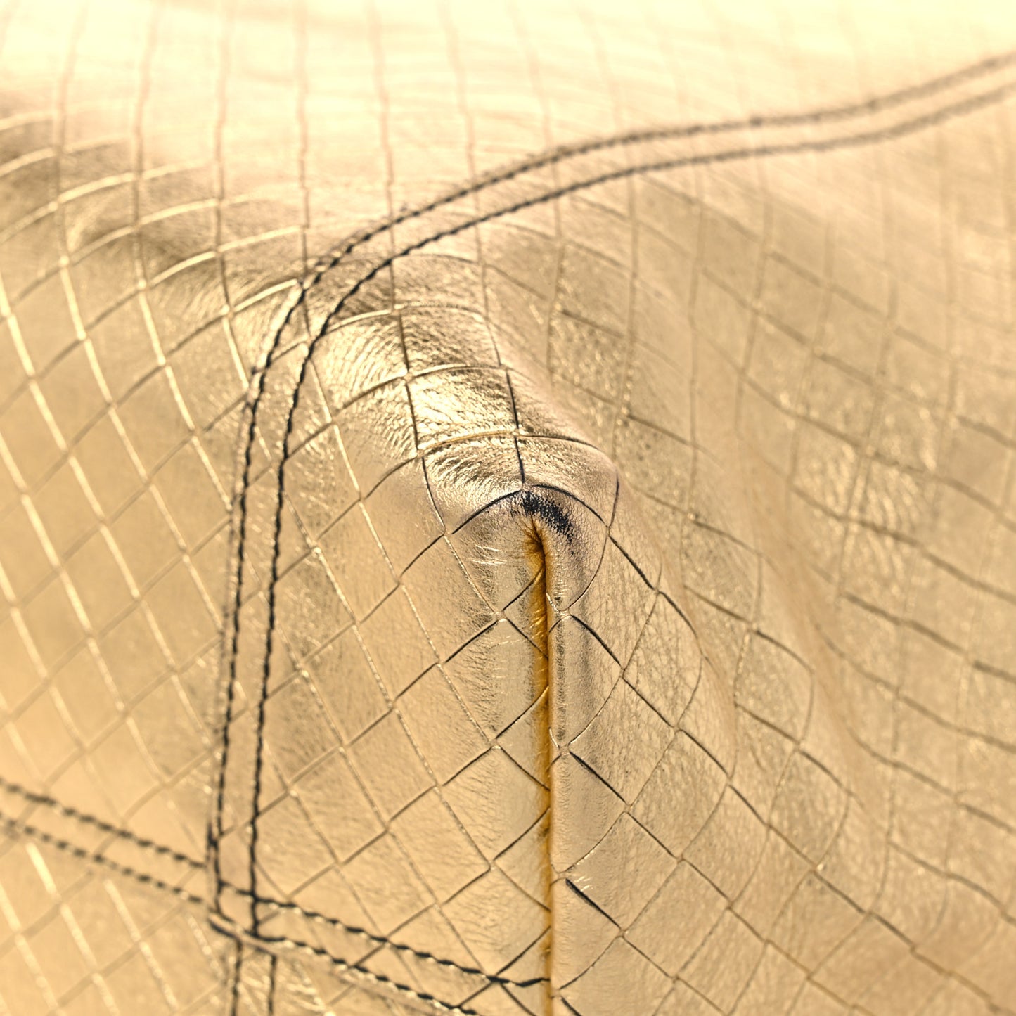 Calfskin Intrecciomirage Large Tote Gold