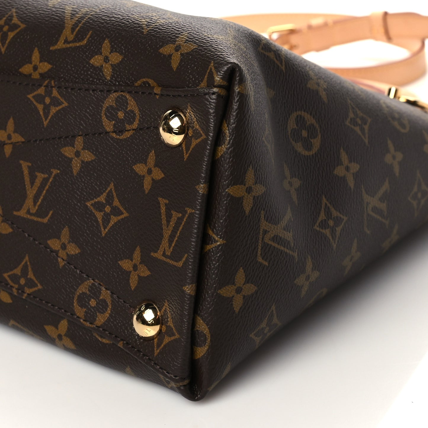 Monogram V Tote MM Cherry