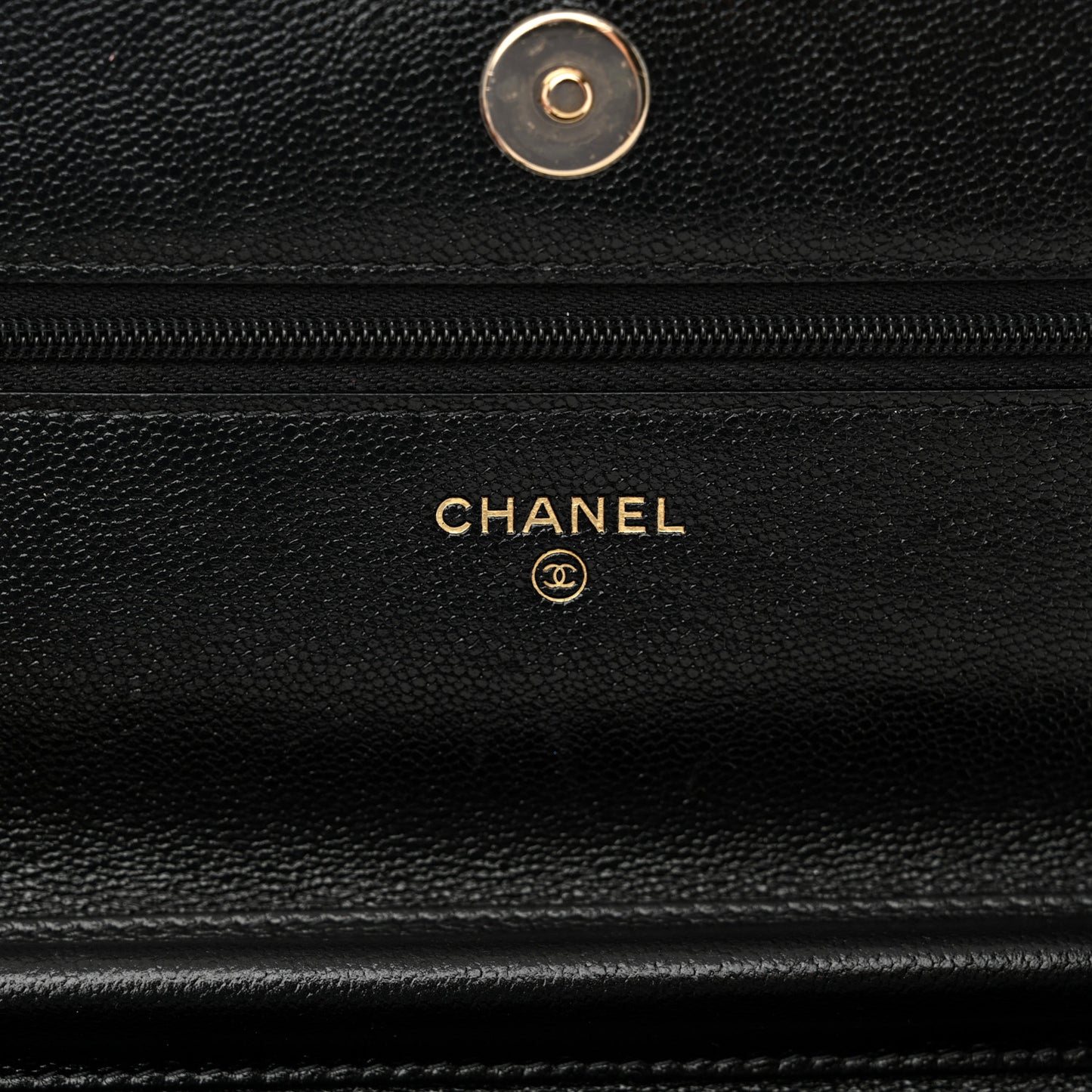 Caviar Quilted Textured CC Wallet On Chain WOC Black