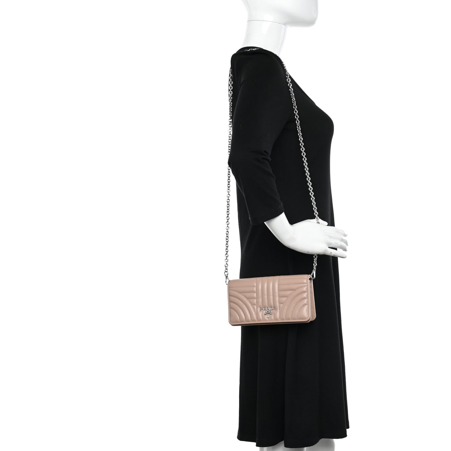 Soft Calfskin Impunture Diagramme Chain Wallet Cipria