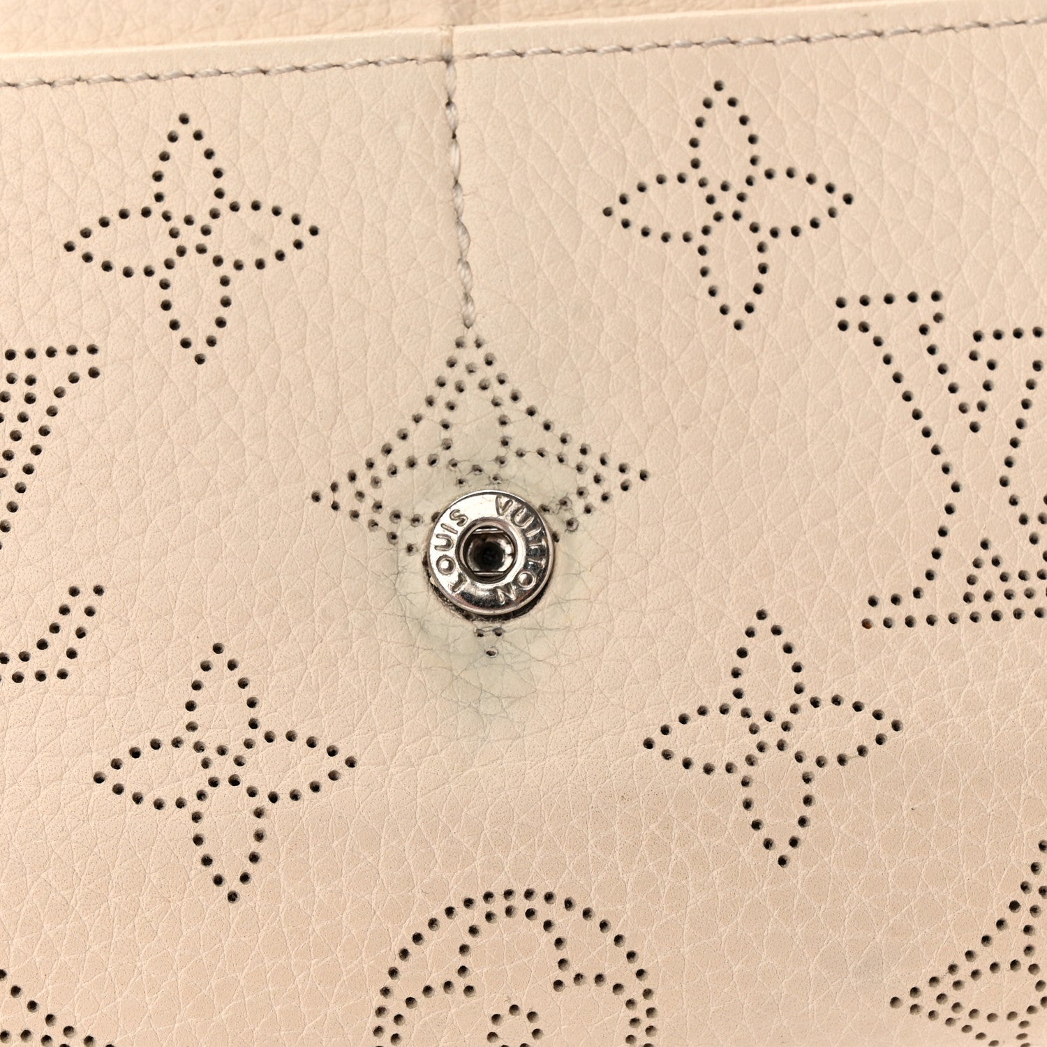 Louis Vuitton Mahina Iris Wallet NM Ivory 10 of 14