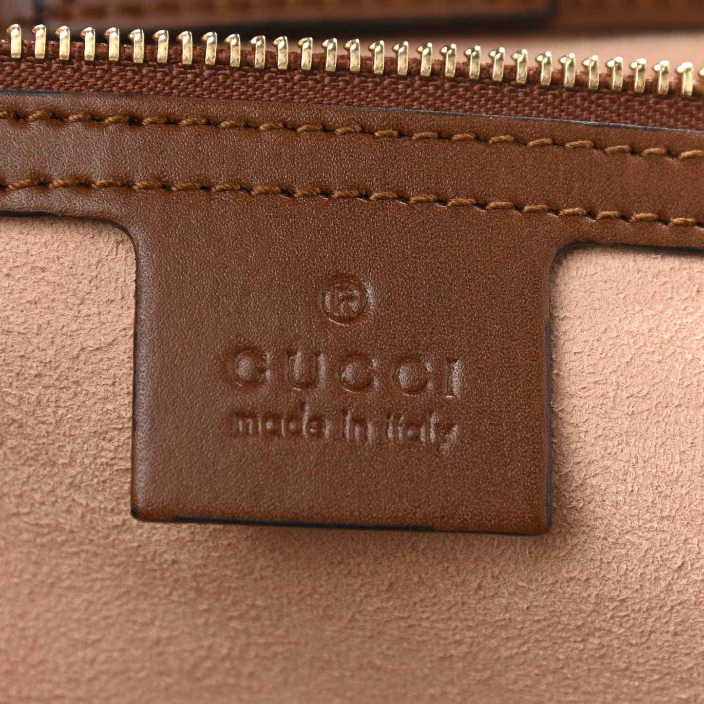 Soft GG Supreme Monogram Small Crossbody Tote Beige Cuir