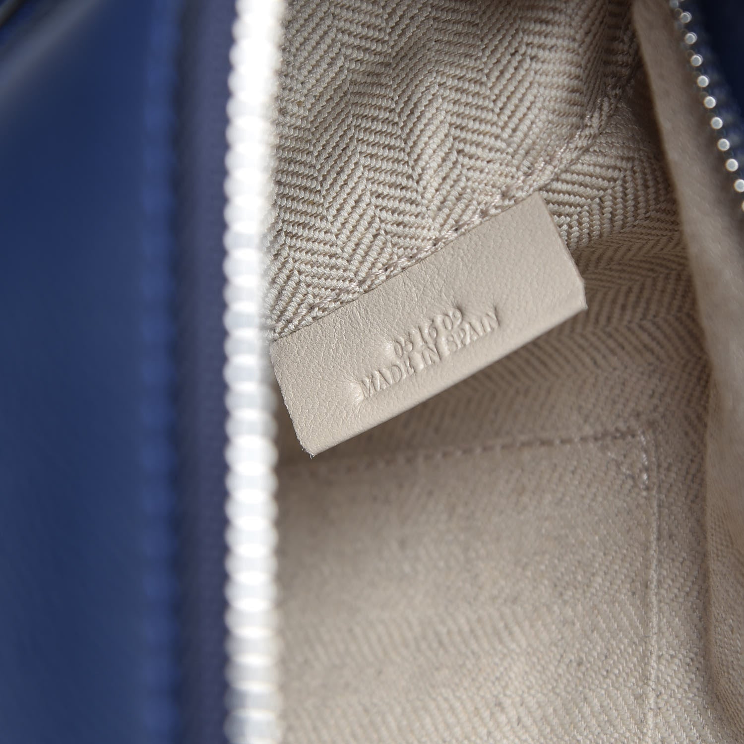 Loewe Calfskin Small Puzzle Bag Marine 7 of 7
